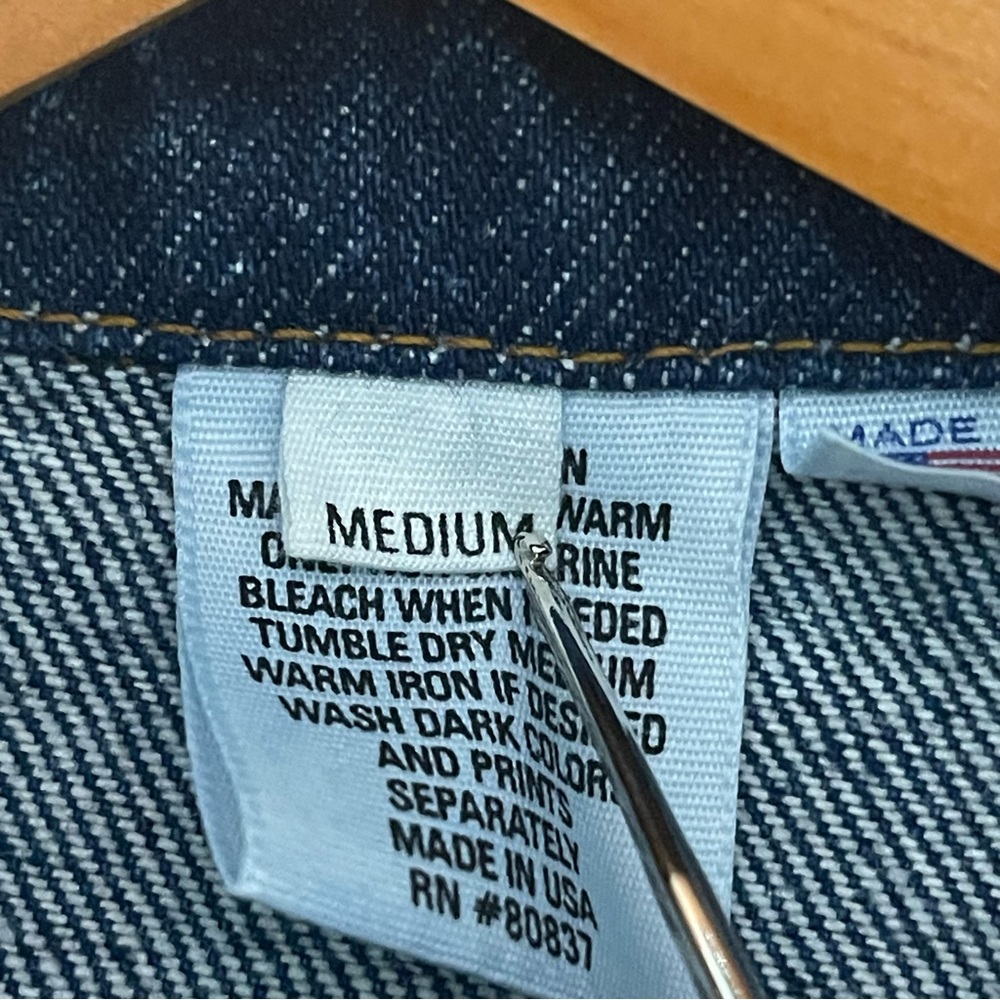 Vintage Men’s Acid Wash Denim Trucker Jacket M Union Pacific Resources 3D Letter - Picture 15 of 15